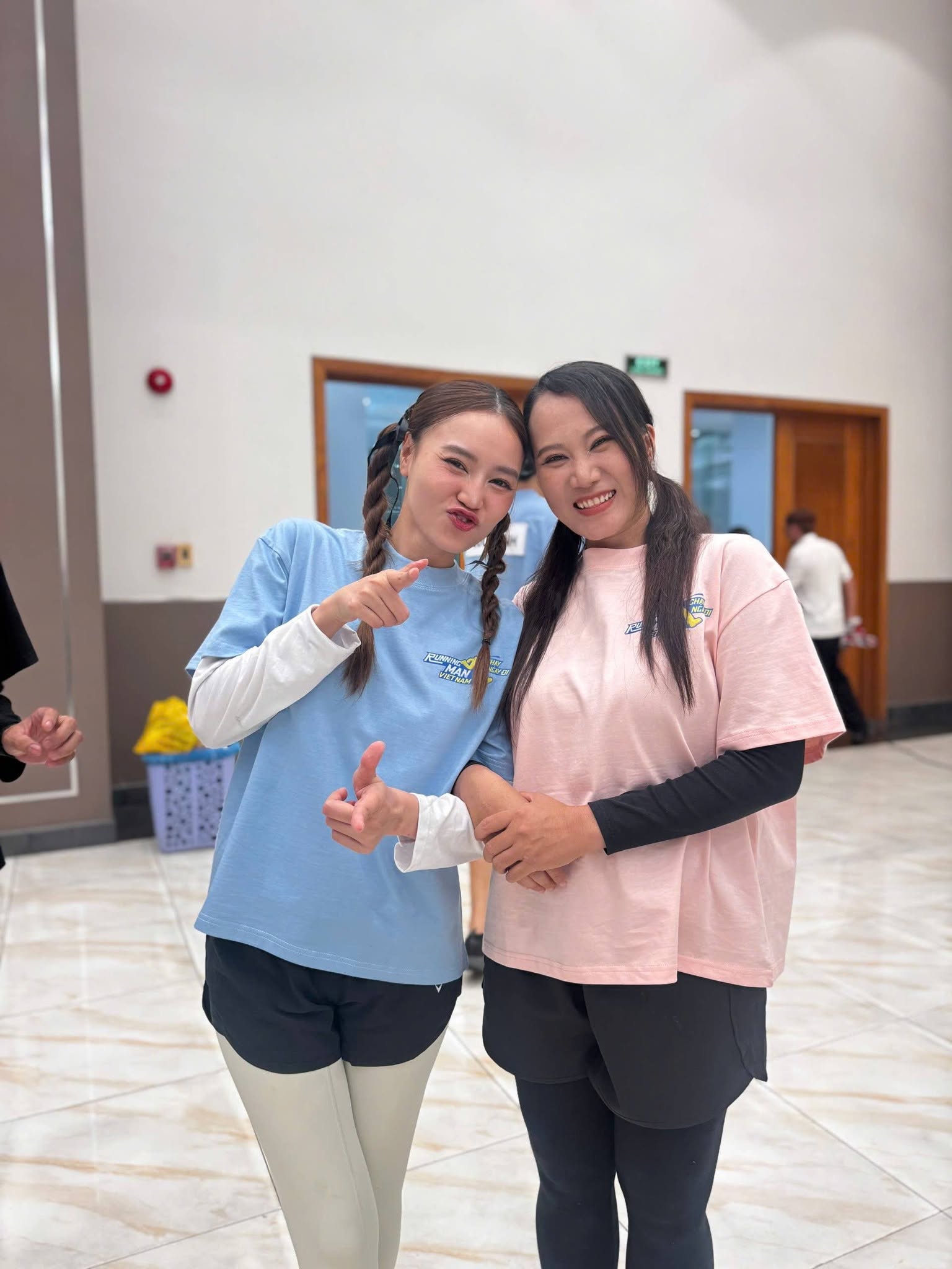 Nữ diễn vi&ecirc;n cả sự nghiệp chỉ thấy đ&uacute;ng b&oacute;ng lưng, được Trấn Th&agrave;nh v&agrave; Ninh Dương Lan Ngọc cưng như trứng- Ảnh 3.