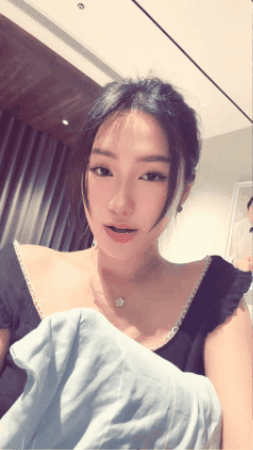 Đo&agrave;n Văn Hậu tranh thủ hẹn h&ograve; Do&atilde;n Hải My ng&agrave;y ĐT Việt Nam 