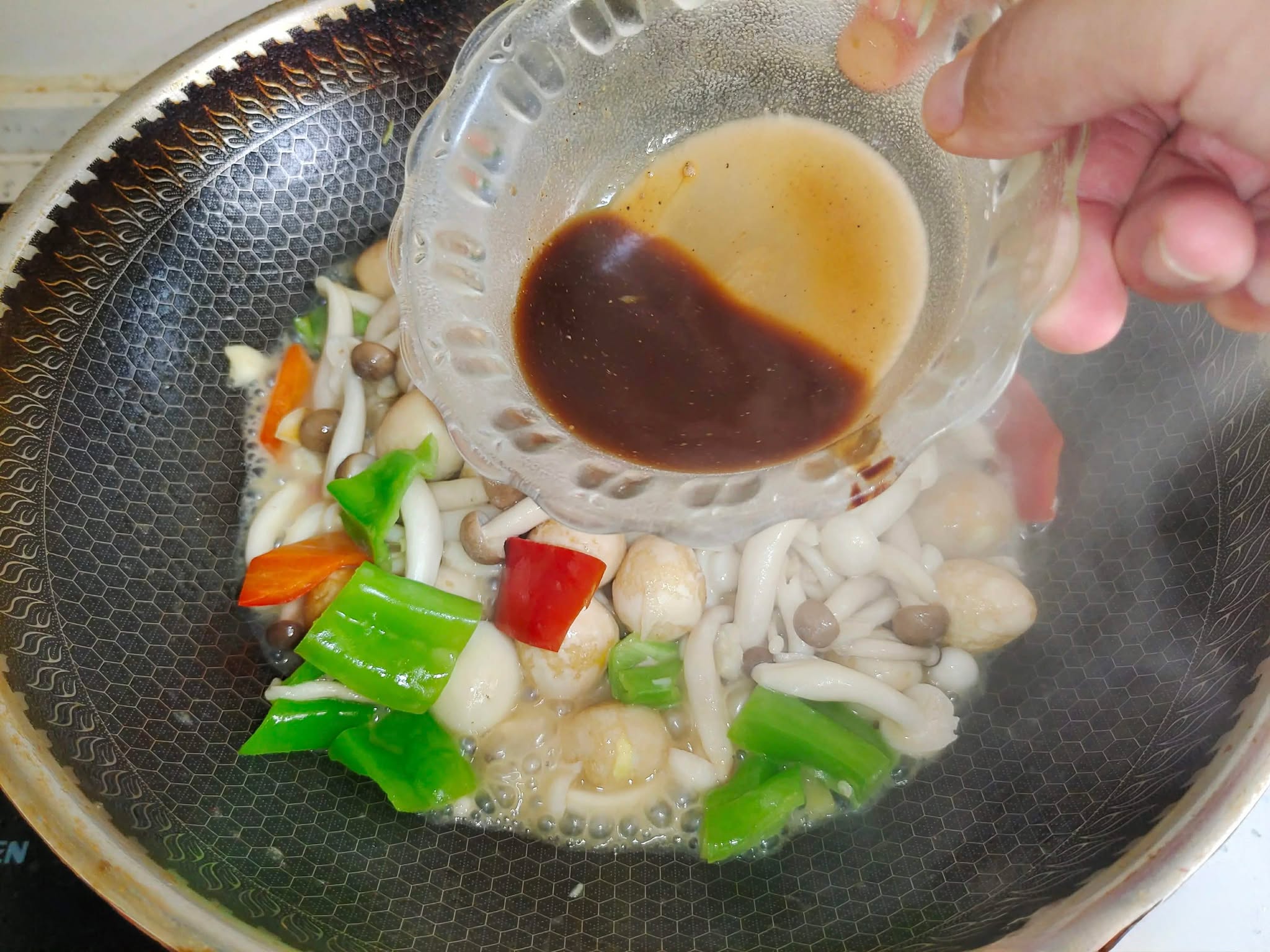 Món ăn này nấu dễ mà hấp dẫn và giàu dinh dưỡng, sẽ càng thơm hơn khi trộn với cơm - Ảnh 6. Món ăn này nấu dễ mà hấp dẫn và giàu dinh dưỡng, sẽ càng thơm hơn khi trộn với cơm - Ảnh 6.