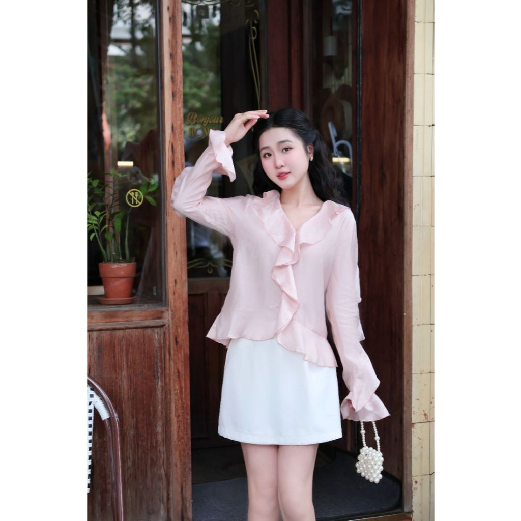 Chiếc &aacute;o m&agrave; ai diện l&ecirc;n cũng h&oacute;a 