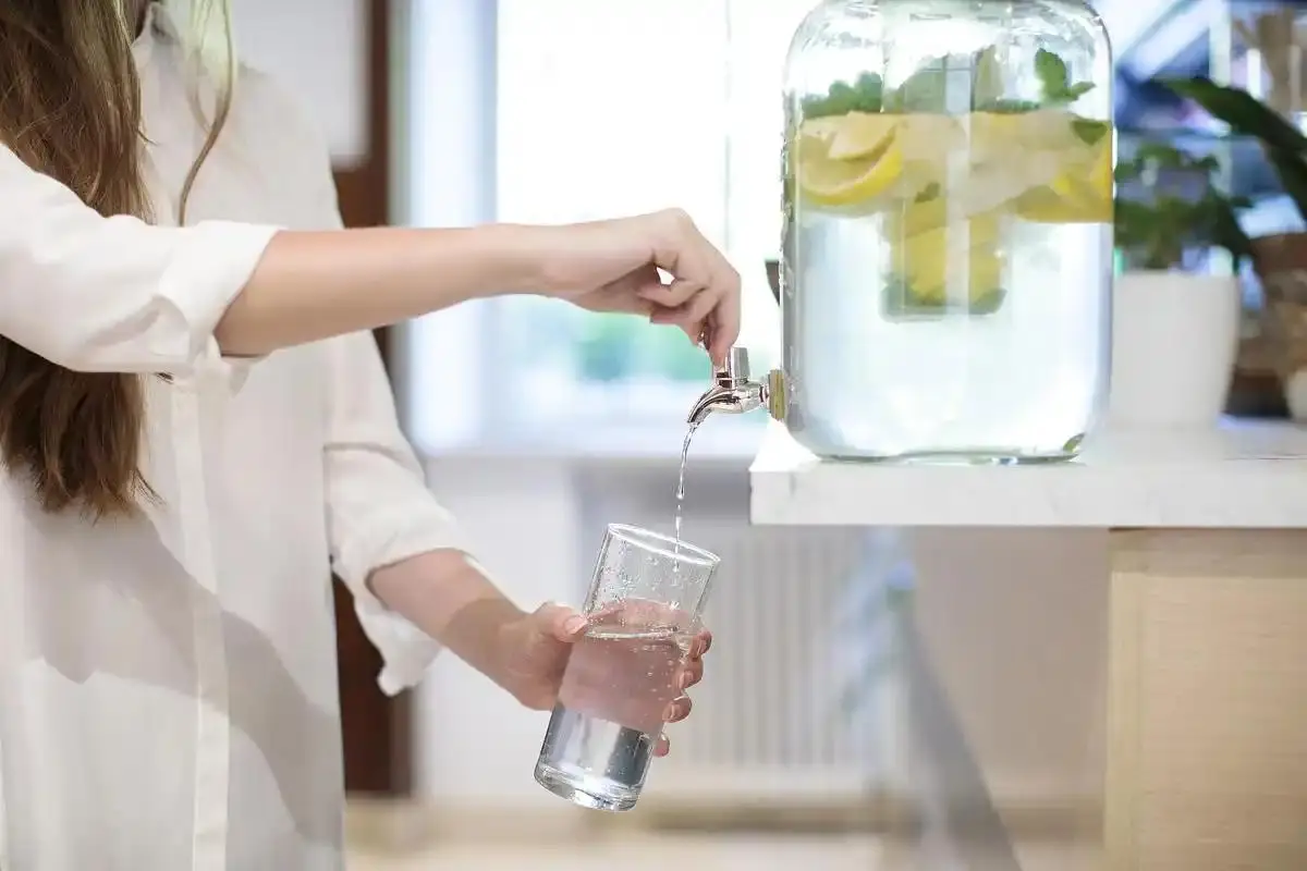 S&aacute;ng vừa mở mắt đ&atilde; l&agrave;m ngay việc n&agrave;y, tưởng tốt cực kỳ nhưng kh&ocirc;ng ngờ nếu l&agrave;m sai lại hại dạ d&agrave;y: 5 điều &iacute;t ai để &yacute; - Ảnh 5.
