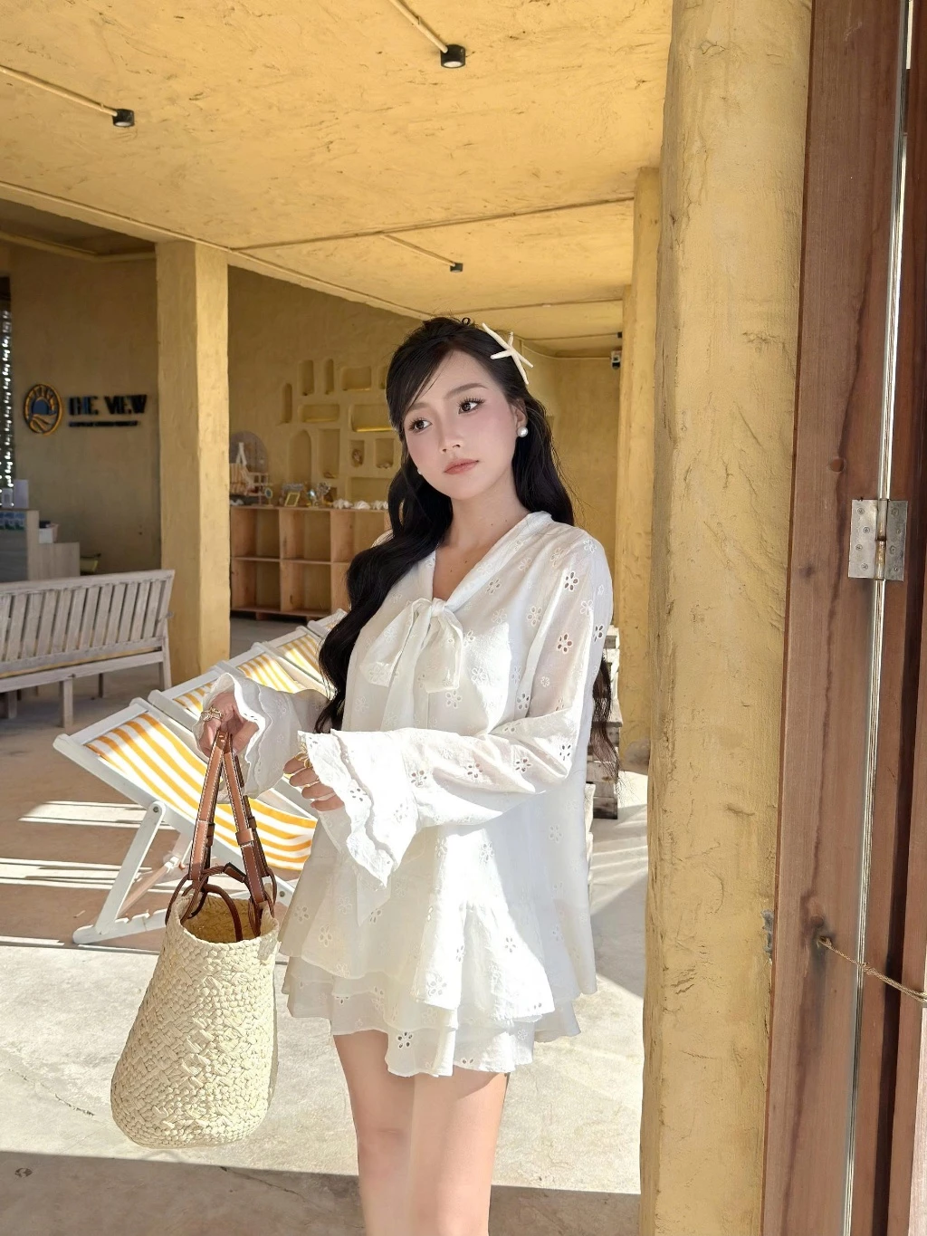 Chiếc &aacute;o m&agrave; ai diện l&ecirc;n cũng h&oacute;a 