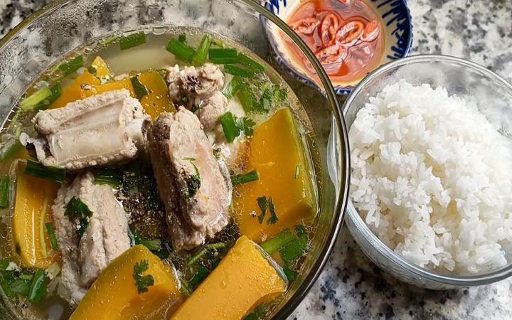 Chớm thu, đừng quên ăn đậu đen: Loại hạt dân dã được cho là giúp tóc đen, giảm đau lưng và hạn chế đổ mồ hôi ban đêm - Ảnh 2.