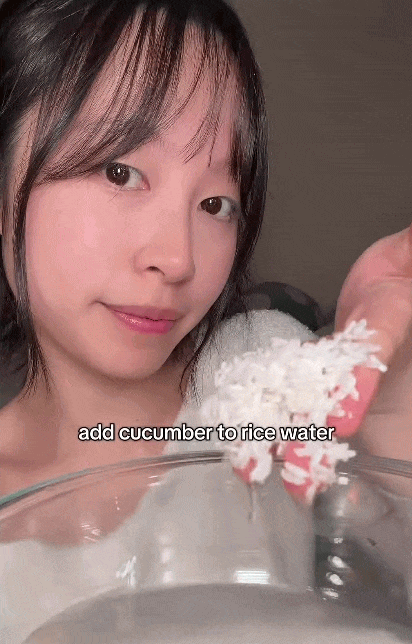 Dưa chuột trộn nước vo gạo: Mẹo chăm da đang viral c&oacute; thực sự gi&uacute;p da đẹp hơn?- Ảnh 3.