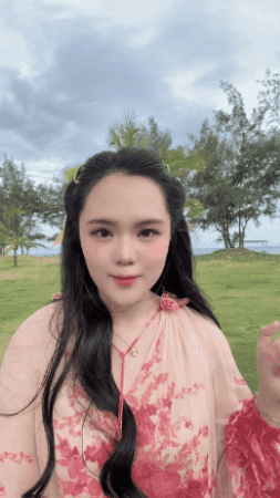 2 ái nữ nhà cựu Chủ tịch CLB Sài Gòn đều lấy chồng cầu thủ, là mẹ 2 con nhan sắc vẫn được khen nức nở - Ảnh 2. 2 ái nữ nhà cựu Chủ tịch CLB Sài Gòn đều lấy chồng cầu thủ, là mẹ 2 con nhan sắc vẫn được khen nức nở - Ảnh 2.