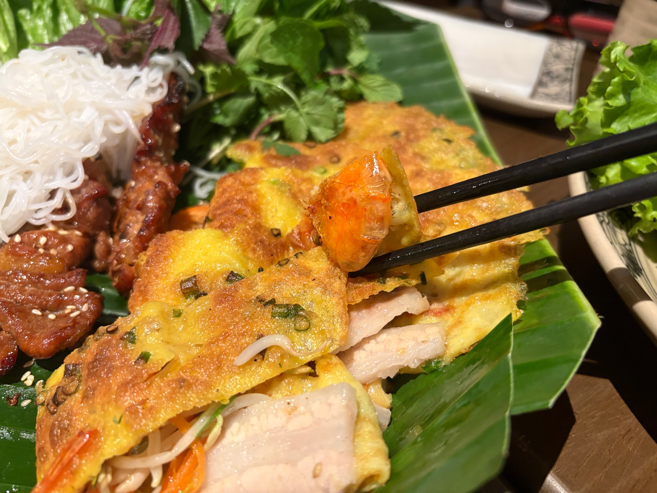 Bánh xèo tại MAMMOM