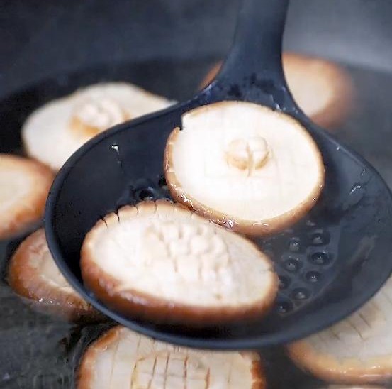 2 món làm nhanh, ăn ngon miệng lại bổ thận giúp tóc đen, không đau lưng và ngủ ngon giấc! - Ảnh 10. 2 món làm nhanh, ăn ngon miệng lại bổ thận giúp tóc đen, không đau lưng và ngủ ngon giấc! - Ảnh 10.