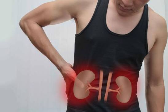 Tưởng đau lưng do ngồi nhiều, hóa ra thận cũng có thể đang “lên tiếng”: 3 điểm giúp phân biệt đau thận hay đau lưng - Ảnh 3.