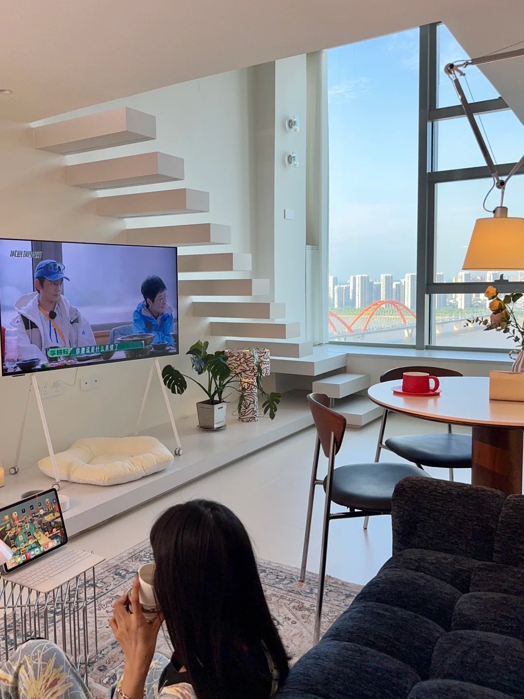 30 tuổi, mua được nh&agrave; 30m2 v&agrave; ở với 2 con m&egrave;o: 