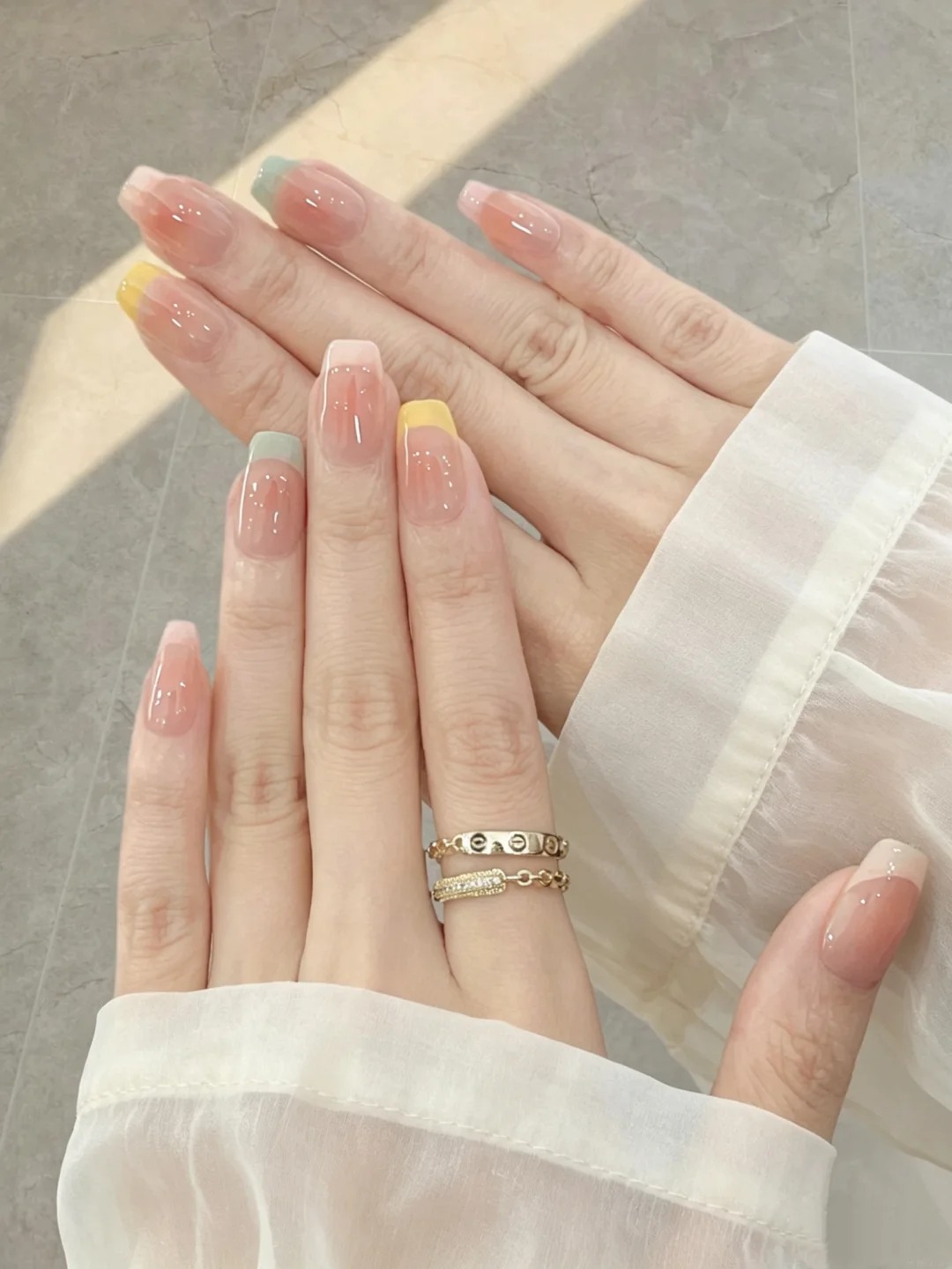 Xu hướng nail m&ugrave;a thu 2026: Chỉ cần một ch&uacute;t m&agrave;u xanh, đ&ocirc;i tay đ&atilde; tr&ocirc;ng sang v&agrave; &ldquo;old money&rdquo; hơn hẳn - Ảnh 10.