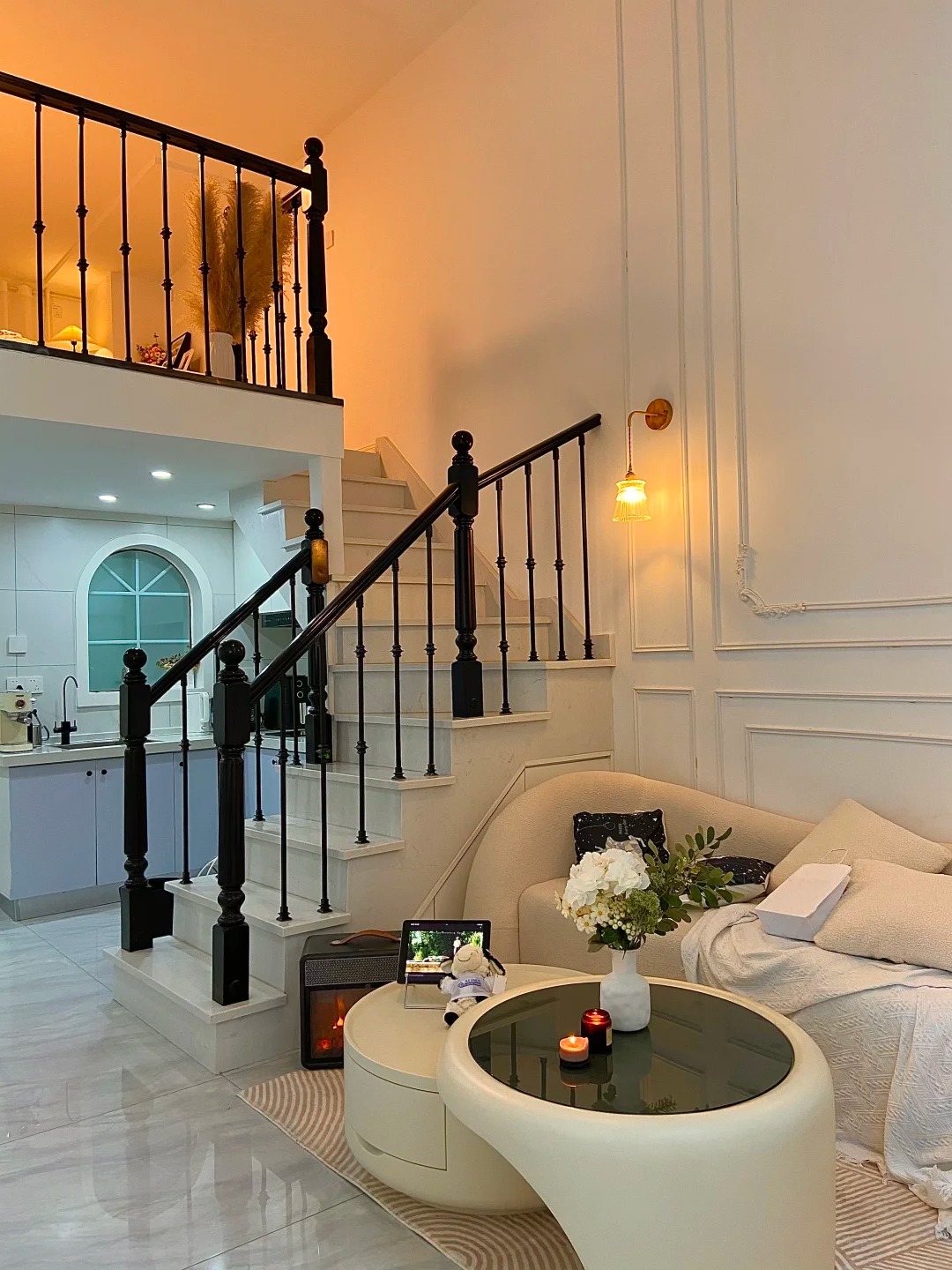 30 tuổi, mua được nh&agrave; 30m2 v&agrave; ở với 2 con m&egrave;o: 