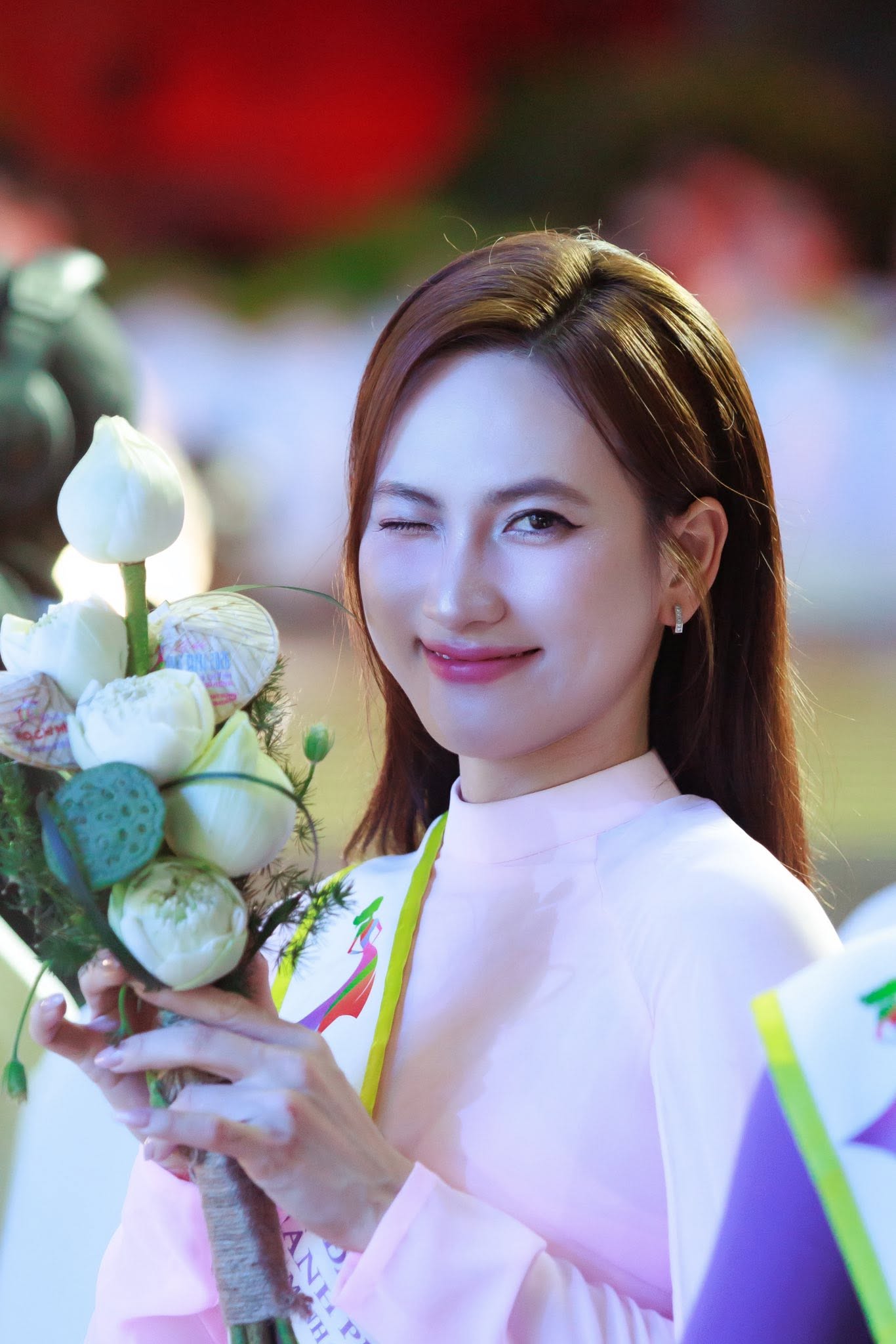 Đ&atilde; t&igrave;m ra nữ thần nhan sắc của cả showbiz Việt: Trấn Th&agrave;nh cảm th&aacute;n 
