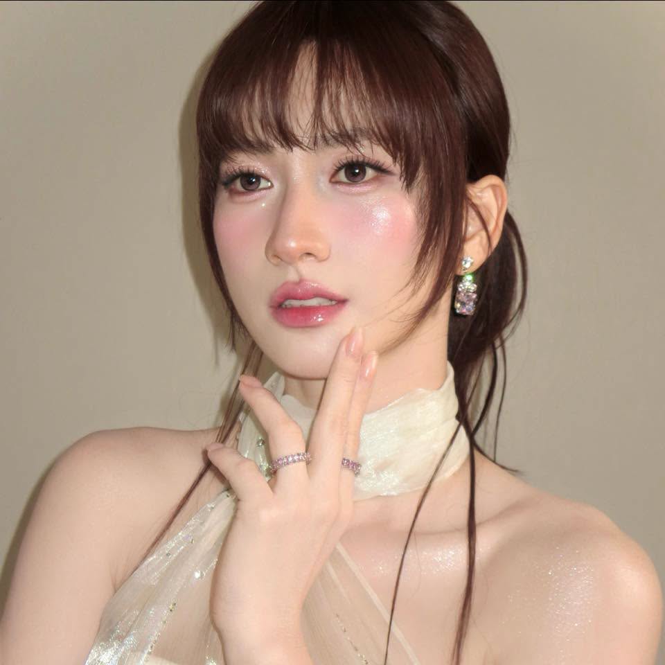Đ&atilde; t&igrave;m ra nữ thần nhan sắc của cả showbiz Việt: Trấn Th&agrave;nh cảm th&aacute;n 