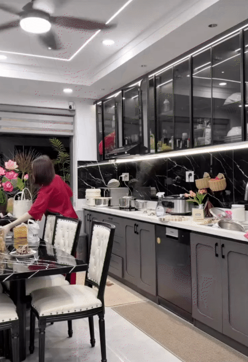 Ở nhà chồng nuôi, cô vợ chia sẻ nguyên tắc giữ lửa hôn nhân: “Chồng về là nhà cửa, cơm nước phải tươm tất” - Ảnh 4.