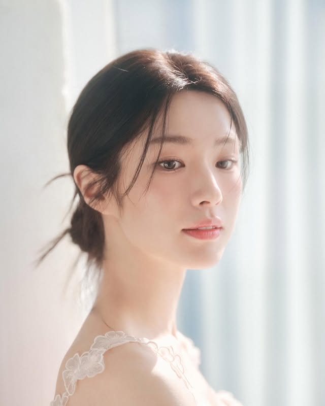 Mỹ nh&acirc;n 1993 hot nhất hiện nay: Nhan sắc ngọt ng&agrave;o 