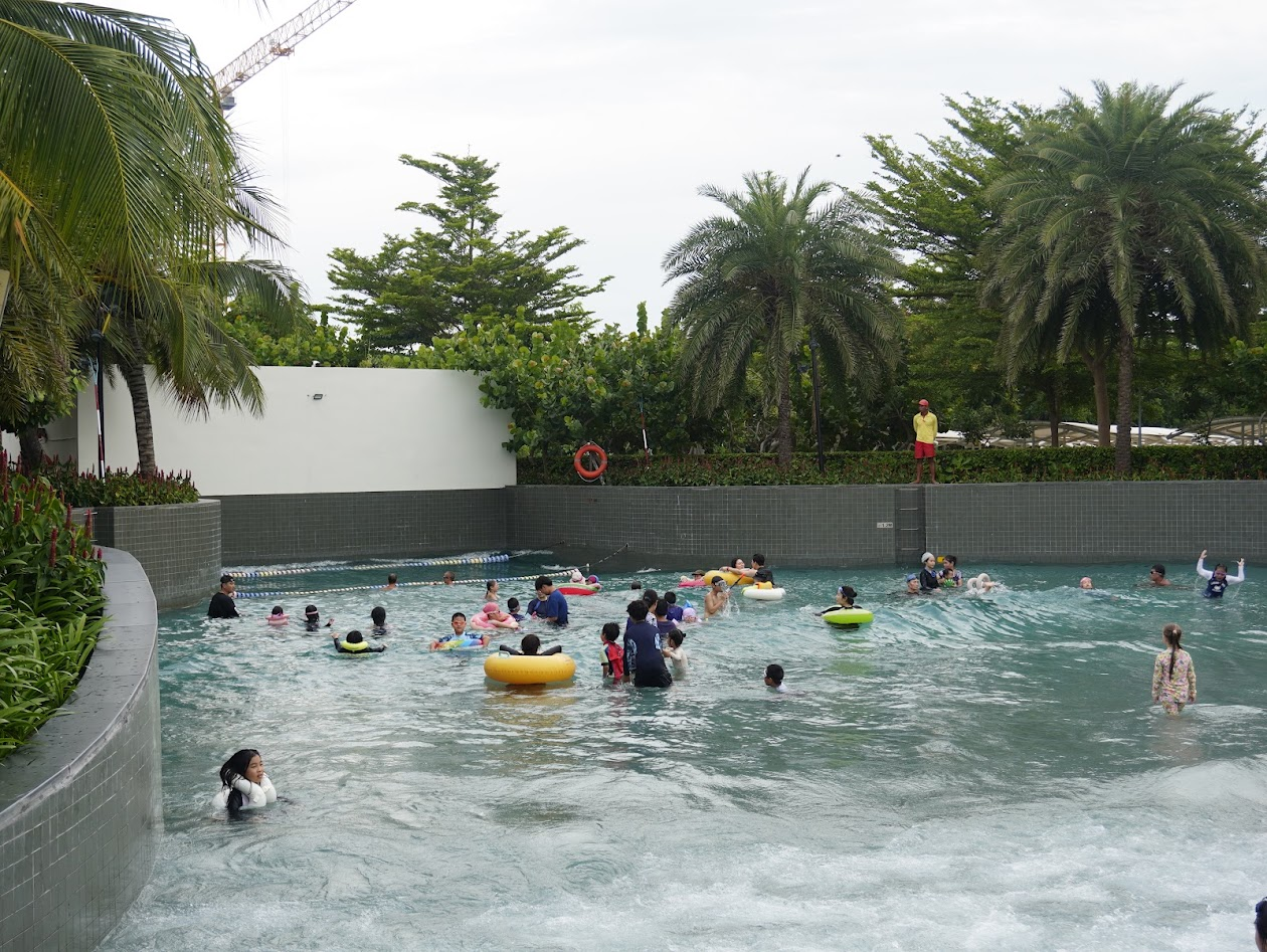 Điểm đến nghỉ lễ lý tưởng cho cả gia đình: Cách sân bay chỉ 15 phút, có cả công viên nước, rạp phim và "trung tâm khoa học" cho trẻ - Ảnh 2.