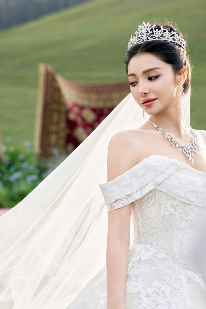 Đ&aacute;m cưới hot nhất showbiz h&ocirc;m nay: Cặp 