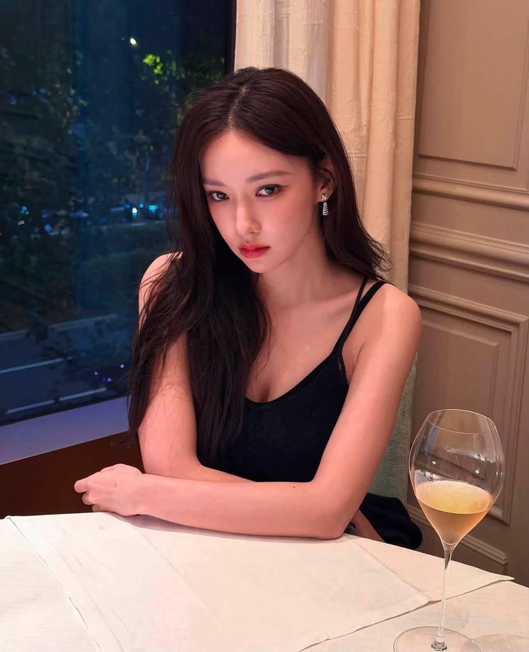 Mỹ nh&acirc;n đi ngược với chuẩn gầy trơ xương của Cbiz, body bốc lửa kh&ocirc;ng g&oacute;c n&agrave;o d&igrave;m nổi- Ảnh 10.