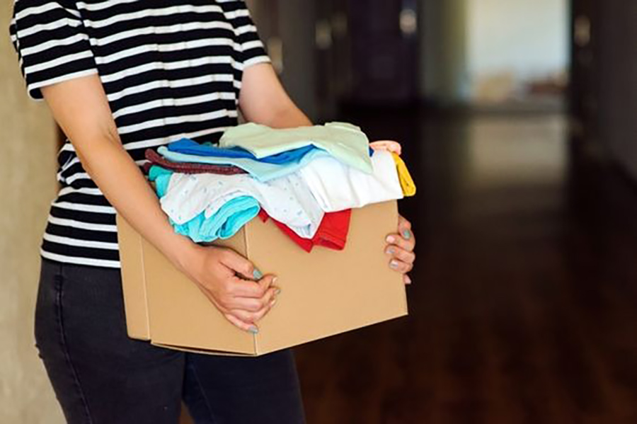Mùa thu đến, đừng vội cất hết đồ hè: 5 sai lầm khiến tủ quần áo càng dọn càng chật - Ảnh 5.