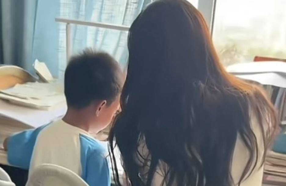4 vị tr&iacute; n&agrave;y tr&ecirc;n cơ thể trẻ, bố mẹ c&oacute; giận mấy cũng tuyệt đối kh&ocirc;ng được t&aacute;c động v&agrave;o!- Ảnh 1.