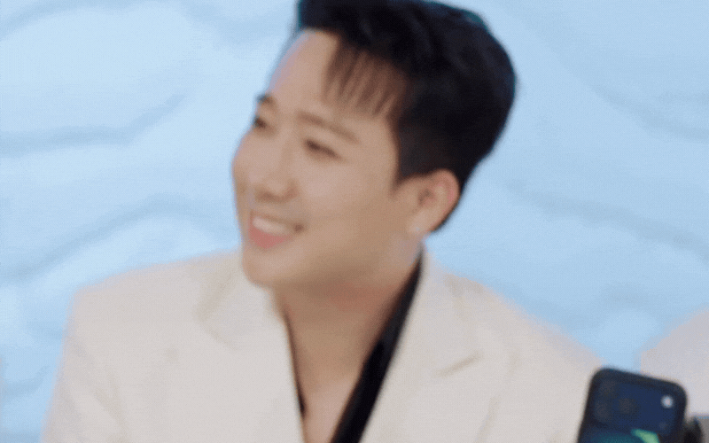 Hari Won khoác váy cưới sau gần 10 năm kết hôn, ánh mắt của Trấn Thành mới là điều gây chú ý - Ảnh 2.