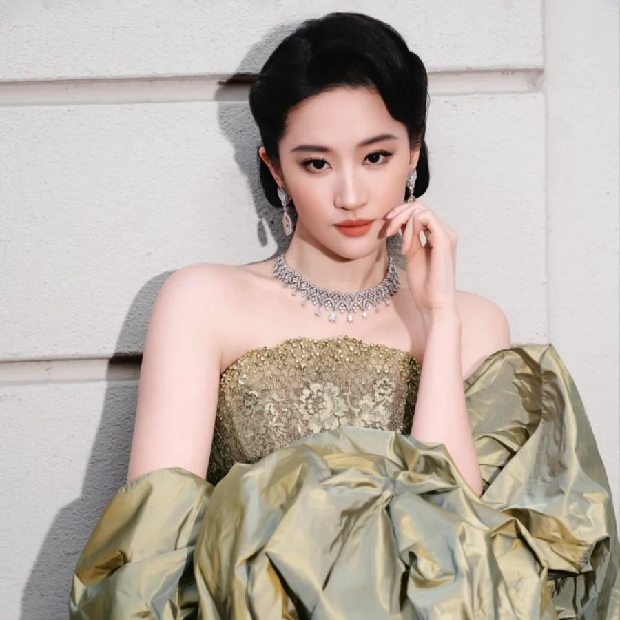 Ở tuổi U40, Lưu Diệc Phi lộ vóc dáng mảnh mai như tuổi 18: Phương pháp gây sốt