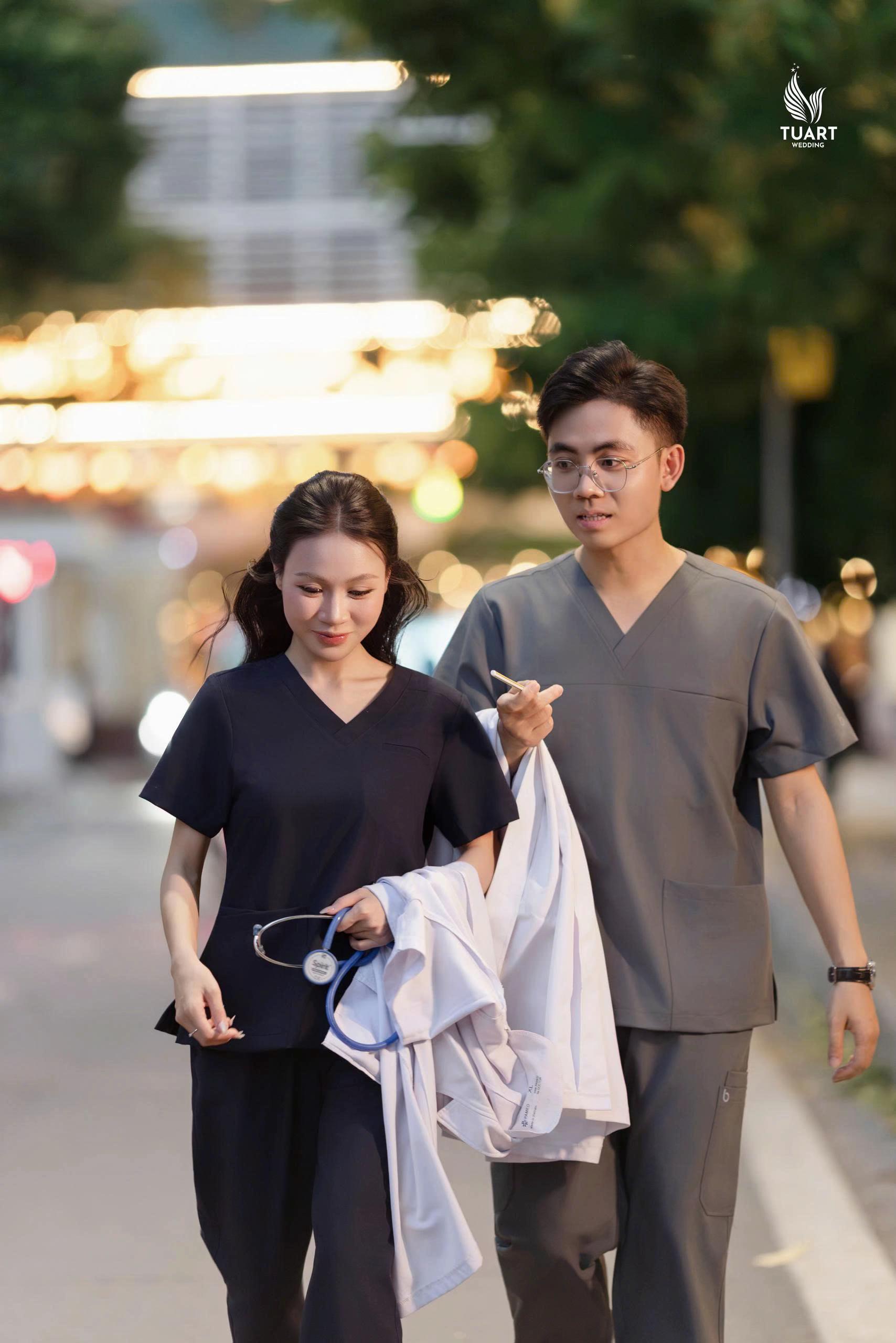 C&ocirc; sinh vi&ecirc;n ng&agrave;nh y mang cả s&aacute;ch đến rạp phim hẹn h&ograve; v&agrave; chuyện t&igrave;nh 