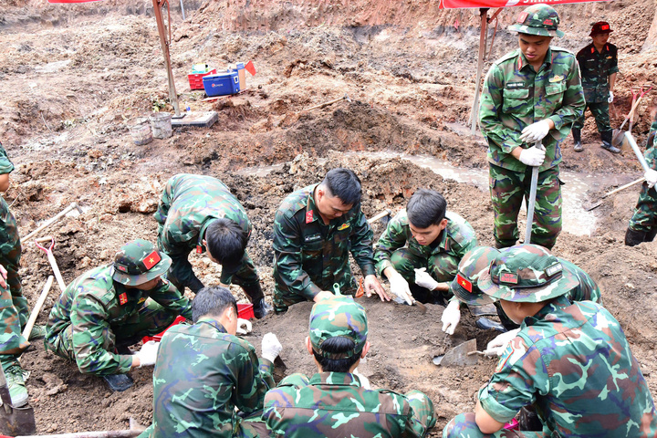 T&igrave;m thấy th&ecirc;m 10 bộ h&agrave;i cốt liệt sĩ tại C&ocirc;ng vi&ecirc;n L&ecirc; Thị Ri&ecirc;ng năm 2026 - Ảnh 1.