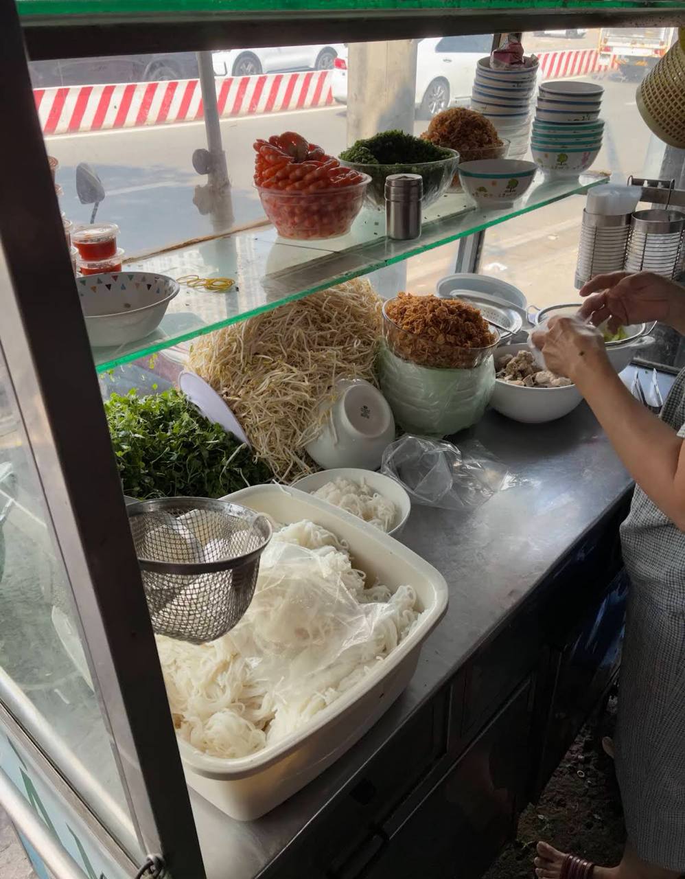 Trấn Th&agrave;nh gợi &yacute; qu&aacute;n b&uacute;n c&aacute; th&aacute;c l&aacute;c kh&ocirc;ng biển hiệu ở TP . HCM - Ảnh 8.
