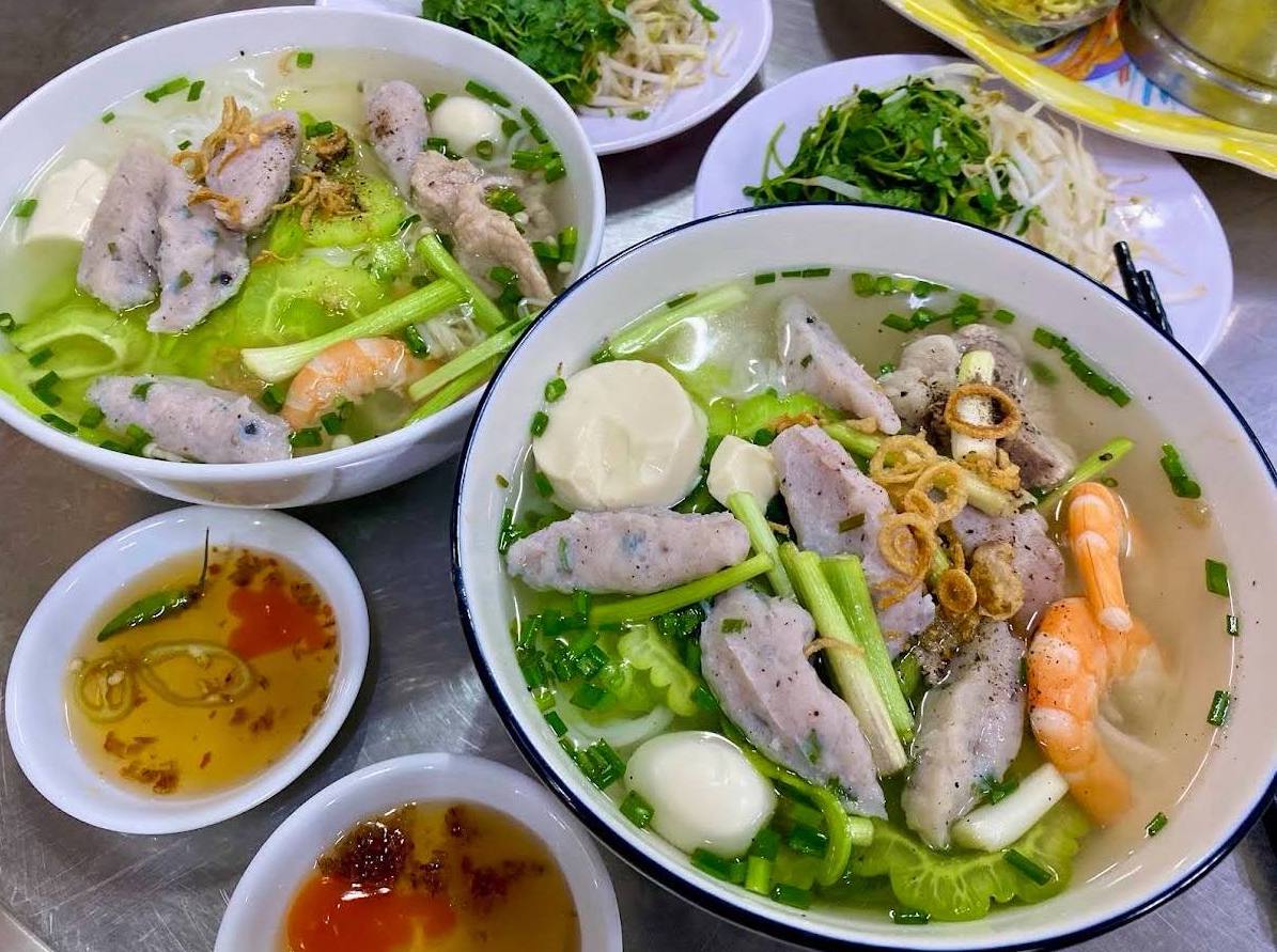 Trấn Th&agrave;nh gợi &yacute; qu&aacute;n b&uacute;n c&aacute; th&aacute;c l&aacute;c kh&ocirc;ng biển hiệu ở TP . HCM - Ảnh 11.