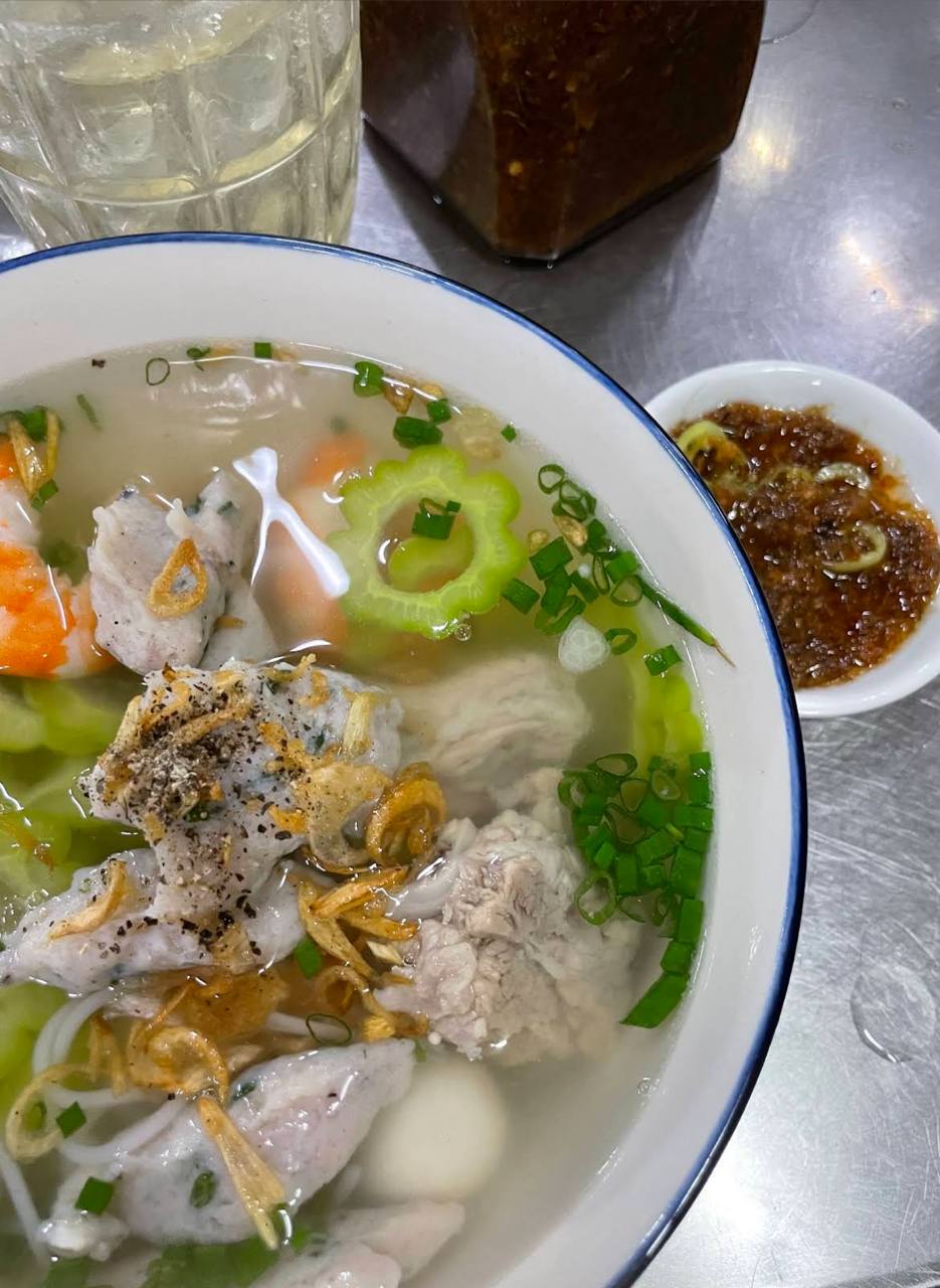 Trấn Th&agrave;nh gợi &yacute; qu&aacute;n b&uacute;n c&aacute; th&aacute;c l&aacute;c kh&ocirc;ng biển hiệu ở TP . HCM - Ảnh 16.