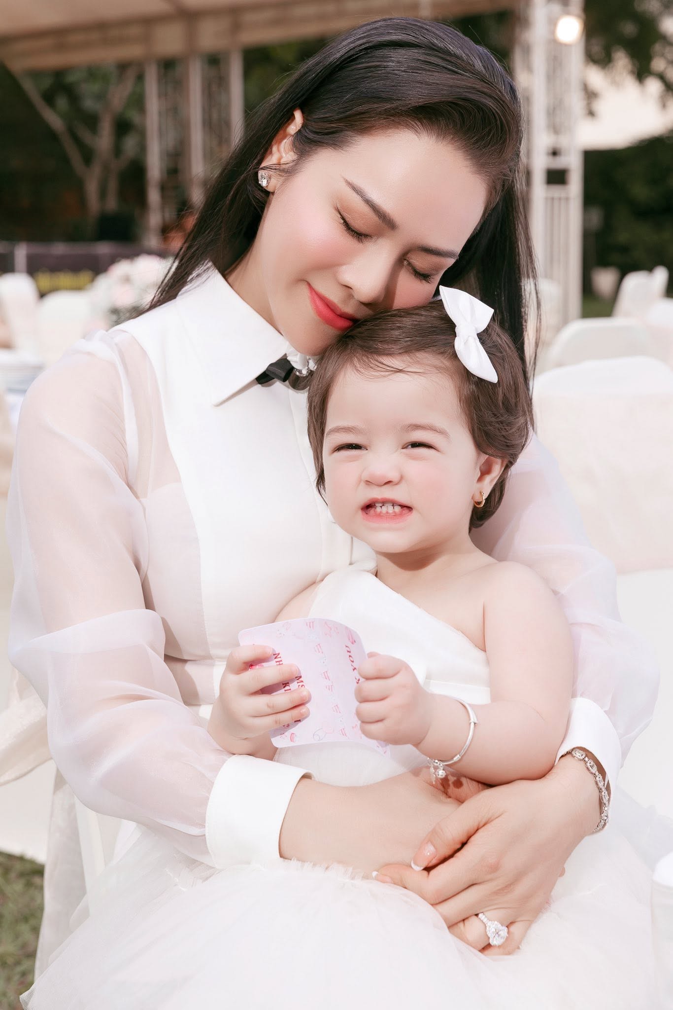 &Aacute;i nữ của Nhật Kim Anh: &ldquo;Giao diện&rdquo; lai T&acirc;y nhưng &ldquo;hệ điều h&agrave;nh&rdquo; đ&uacute;ng chuẩn em b&eacute; miền T&acirc;y - Ảnh 14.