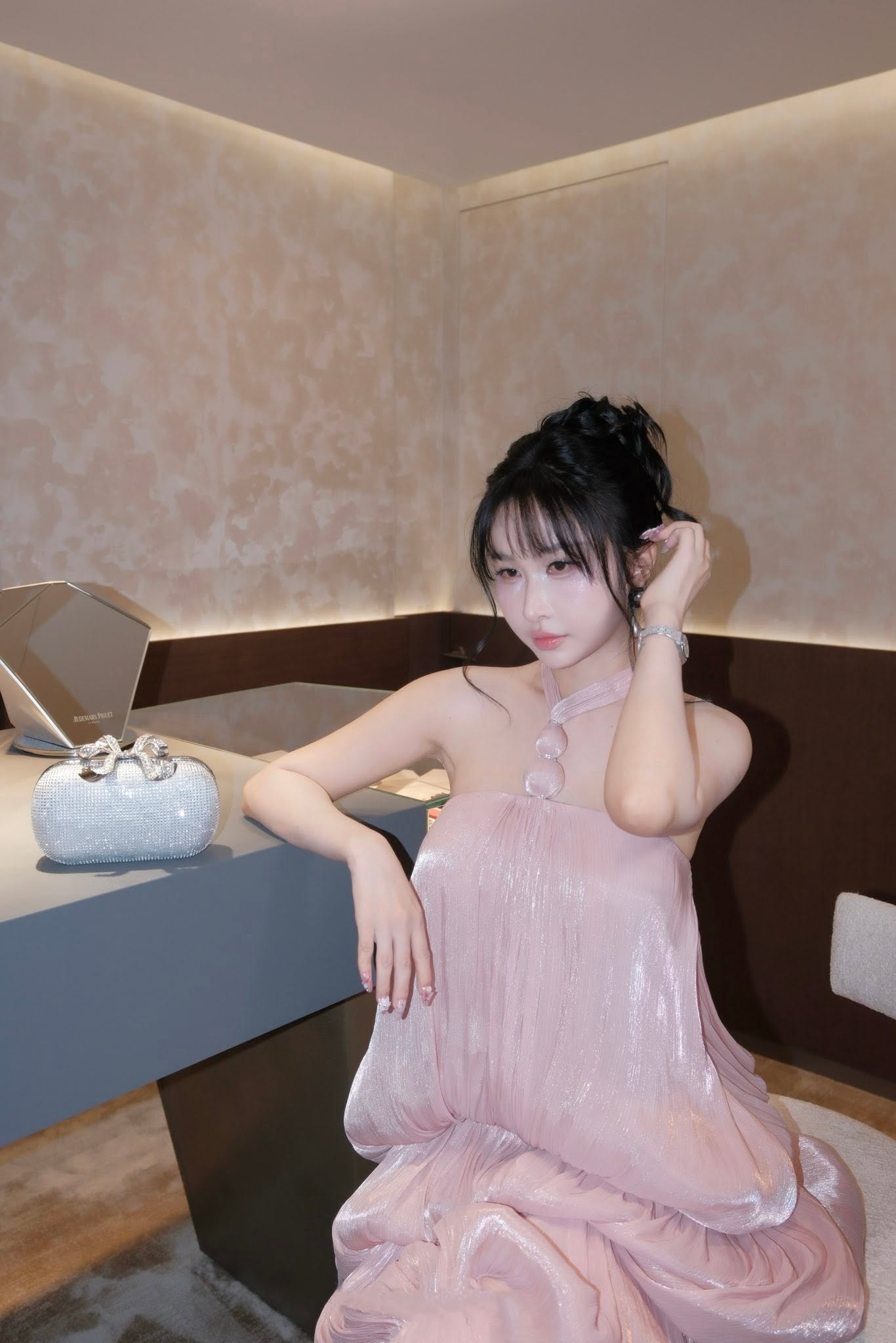 Những thay đổi bất ngờ trong phong c&aacute;ch của Mina Phạm vợ đại gia Minh Nhựa - Ảnh 7.