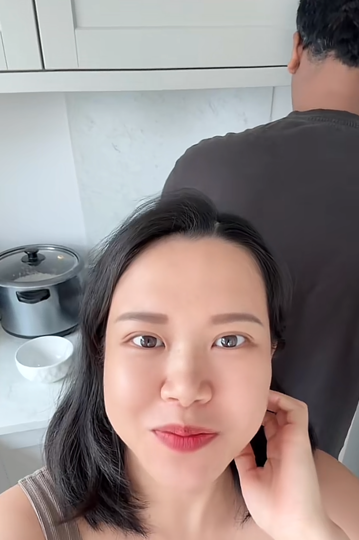 C&ocirc; d&acirc;u Việt lấy 