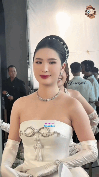 Ngọc Loan và Chi Pu đọ sắc: Cuộc sống khác biệt của hai mỹ nhân sinh năm 1993 - Ảnh 2.