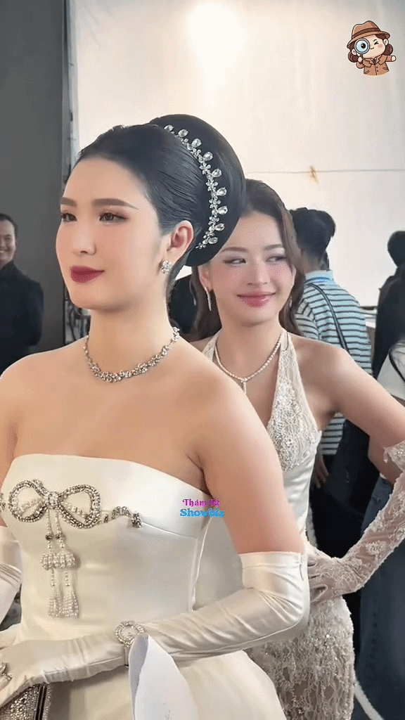 Ngọc Loan và Chi Pu đọ sắc: Cuộc sống khác biệt của hai mỹ nhân sinh năm 1993 - Ảnh 1.