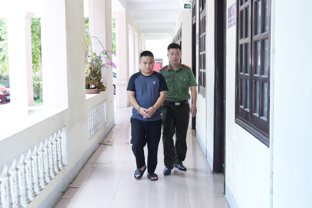 C&ocirc;ng an Nghệ An kh&aacute;m x&eacute;t cơ sở Ph&uacute;c T&acirc;m 8 Lừa đảo chiếm đoạt t&agrave;i sản gần 9 tỷ đồng - Ảnh 5.