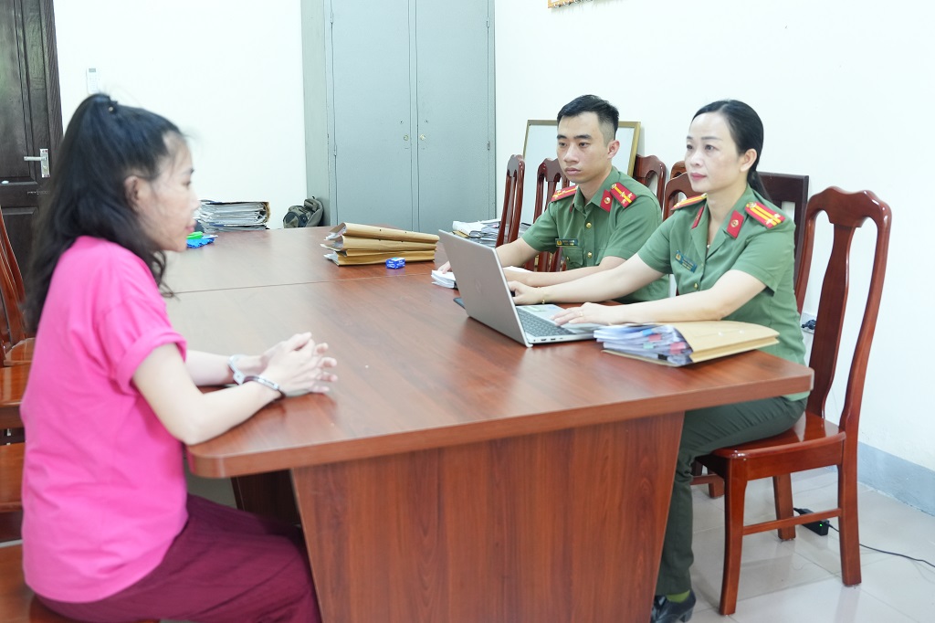 C&ocirc;ng an Nghệ An kh&aacute;m x&eacute;t cơ sở Ph&uacute;c T&acirc;m 8 Lừa đảo chiếm đoạt t&agrave;i sản gần 9 tỷ đồng - Ảnh 6.