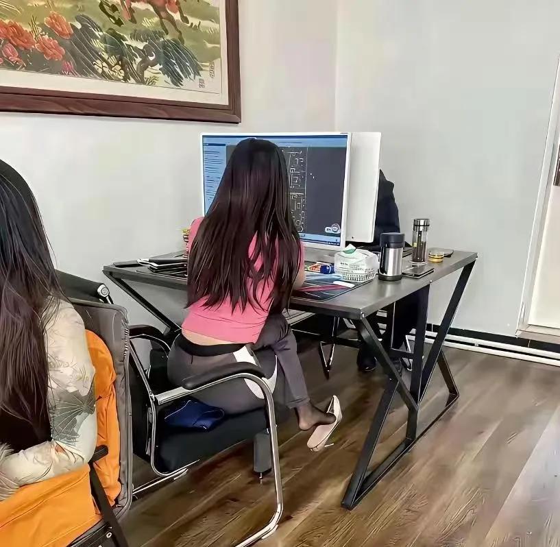 Tuổi trung ni&ecirc;n sợ nhất kh&ocirc;ng phải kiếm &iacute;t tiền, m&agrave; l&agrave; vướng 3 quyết định c&oacute; thể k&eacute;o cả gia đ&igrave;nh trở lại cảnh kh&oacute; khăn - Ảnh 2.