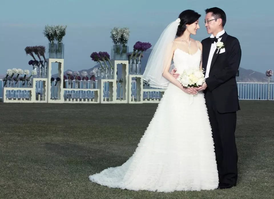 Những đ&aacute;m cưới tốn k&eacute;m nhất Cbiz: H&ocirc;n lễ của Huỳnh Hiểu Minh - Angelababy chưa bằng cặp đ&ocirc;i chi 2730 tỷ - Ảnh 3.