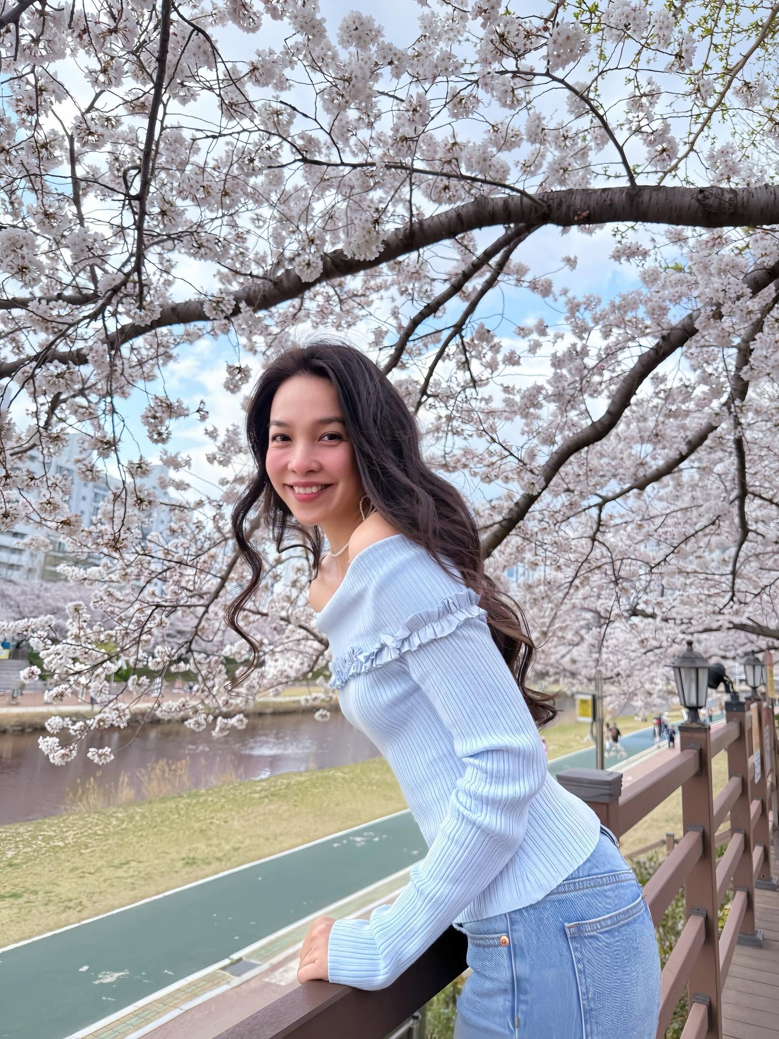 Ngoại lệ duy nhất của showbiz: 45 tuổi vẫn được netizen cho ph&eacute;p điệu- Ảnh 12.