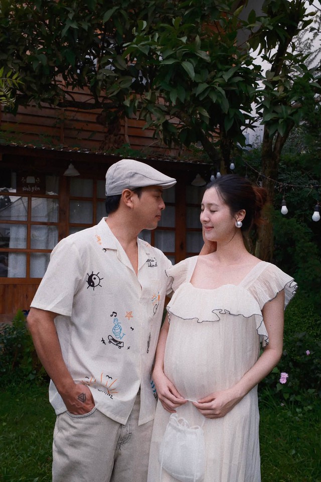 Mỹ nh&acirc;n qu&ecirc; miền T&acirc;y cưới ca sĩ hơn 17 tuổi: Được chồng giao giữ hết tiền, sống trong biệt thự 20 tỷ đồng  - Ảnh 8.
