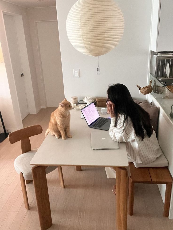 Một hộp kẹo n&oacute;i g&igrave; về c&aacute;ch ch&uacute;ng ta d&ugrave;ng tiền?- Ảnh 1.