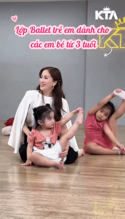 Mẹ Kh&aacute;nh Thi khoe khoảnh khắc b&eacute; Lisa tập nhảy 