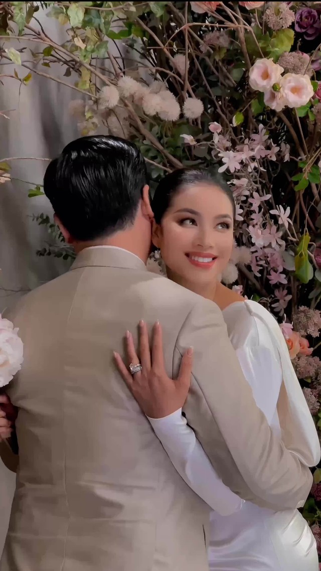 Hoa hậu đẹp bậc nhất Việt Nam bỏ showbiz sinh 2 con cho đại gia b&iacute; ẩn, giờ l&agrave;m tổ chức đ&aacute;m cưới ở Mỹ - Ảnh 3.