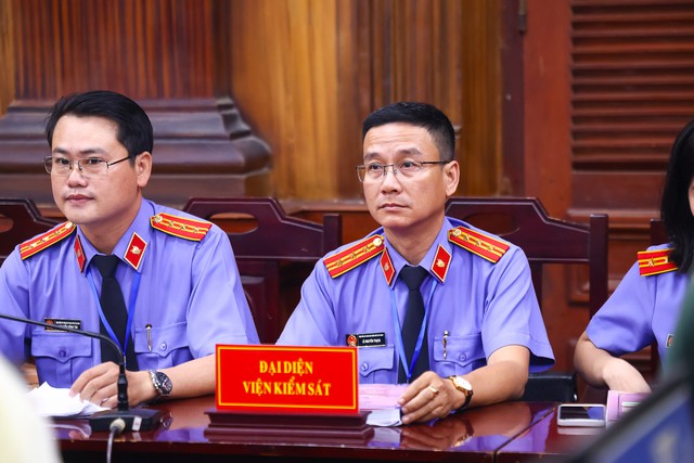 Phiên tòa 227 bị cáo trong chuyên án ma túy VN10: Hơn 100 luật sư tham gia bào chữa đã có mặt - Ảnh 12. Phiên tòa 227 bị cáo trong chuyên án ma túy VN10: Hơn 100 luật sư tham gia bào chữa đã có mặt - Ảnh 12.
