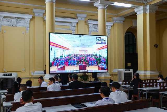 Phiên tòa 227 bị cáo trong chuyên án ma túy VN10: Hơn 100 luật sư tham gia bào chữa đã có mặt - Ảnh 14. Phiên tòa 227 bị cáo trong chuyên án ma túy VN10: Hơn 100 luật sư tham gia bào chữa đã có mặt - Ảnh 14.