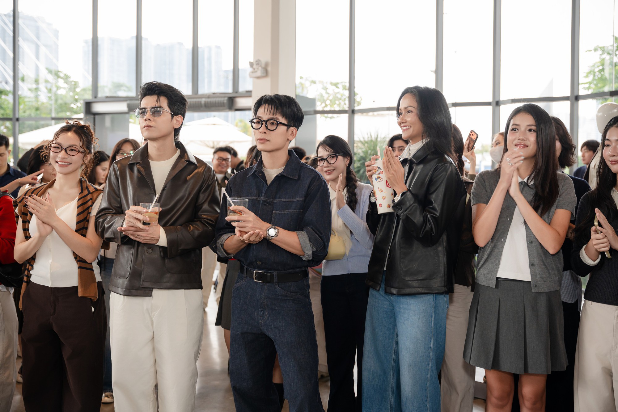 Uniqlo ra mắt BST Lifewear Thu/Đ&ocirc;ng 202 lấy cảm hứng từ nhịp sống đ&ocirc; thị hiện đại  - Ảnh 21.