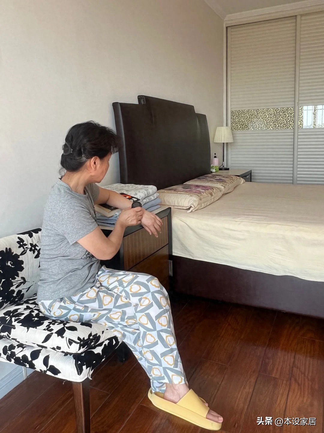 Đến chơi nh&agrave; người phụ nữ 64 tuổi, t&ocirc;i mới hiểu v&igrave; sao c&agrave;ng về gi&agrave; c&agrave;ng n&ecirc;n sống &iacute;t đồ: Căn nh&agrave; sạch đến mức đ&aacute;ng ghen tị - Ảnh 1.