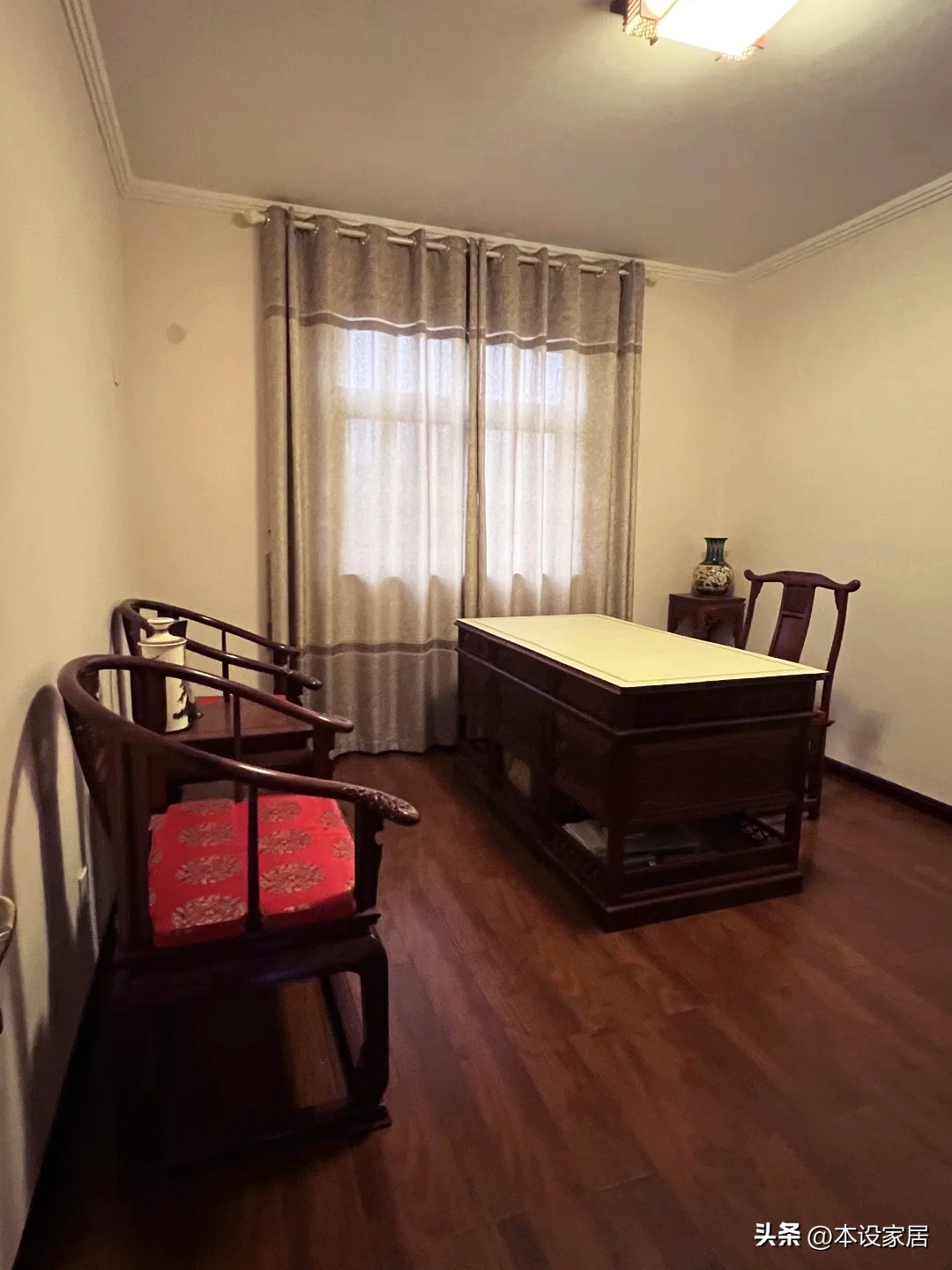 Đến chơi nh&agrave; người phụ nữ 64 tuổi, t&ocirc;i mới hiểu v&igrave; sao c&agrave;ng về gi&agrave; c&agrave;ng n&ecirc;n sống &iacute;t đồ: Căn nh&agrave; sạch đến mức đ&aacute;ng ghen tị - Ảnh 2.